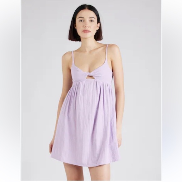 Billabong in a twist mini dress in lilac NWT  size medium - Picture 1 of 9